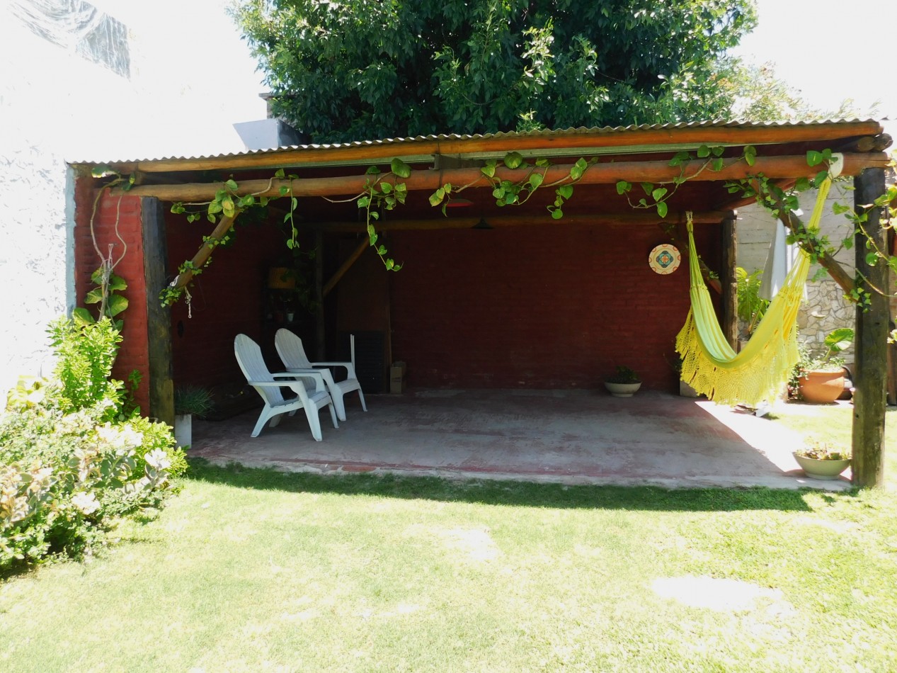 Casa interna de 3 dormitorios con piscina - Guadalupe Oeste