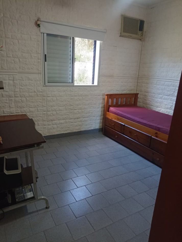 PH en venta — Casa al frente en excelente estado