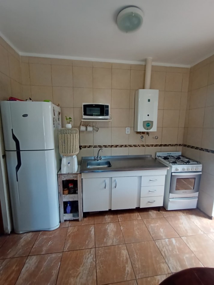 PH en venta — Casa al frente en excelente estado