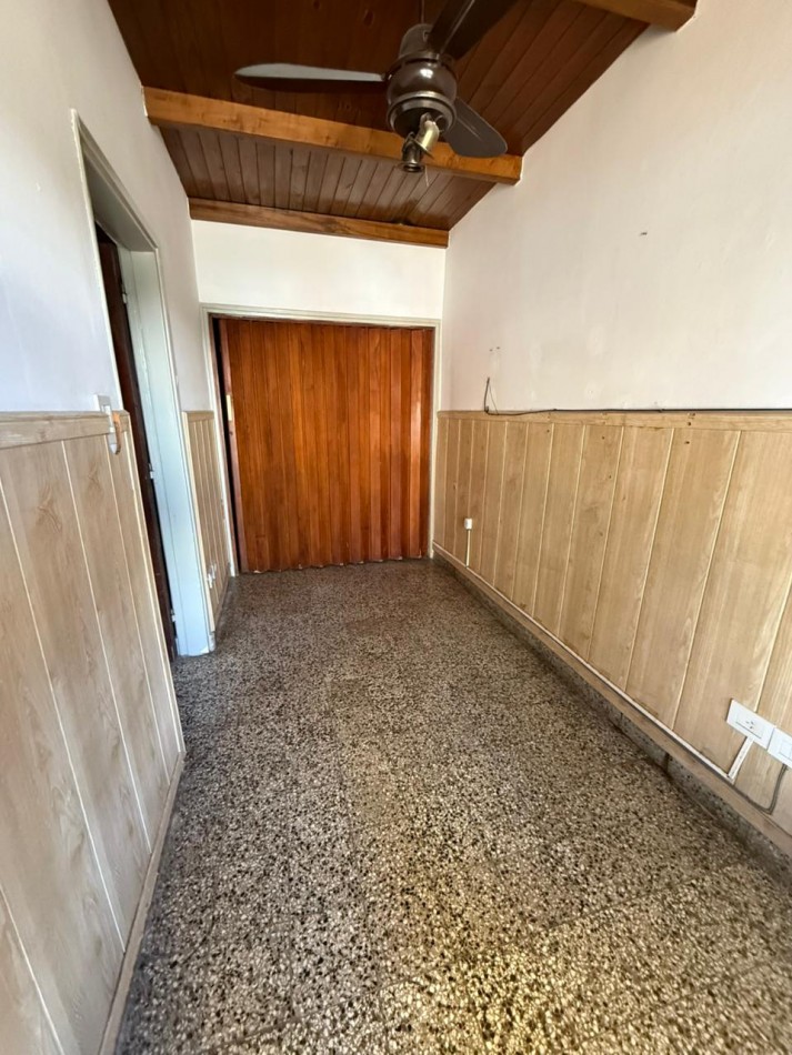 CASA AL FRENTE EN OCHAVA - BARRIO CANDIOTI