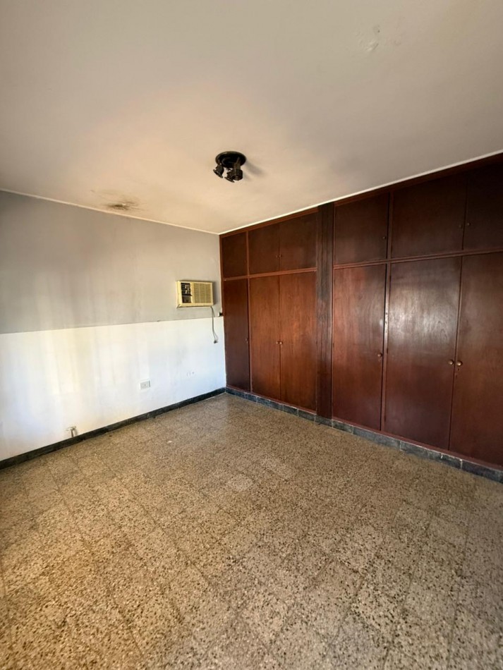 CASA AL FRENTE EN OCHAVA - BARRIO CANDIOTI