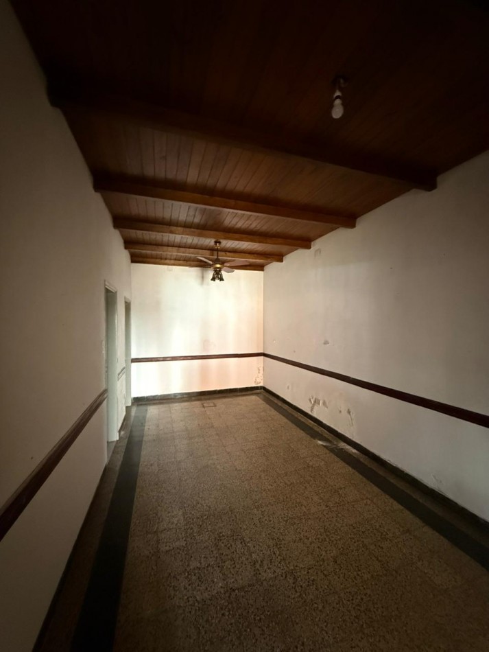 CASA AL FRENTE EN OCHAVA - BARRIO CANDIOTI