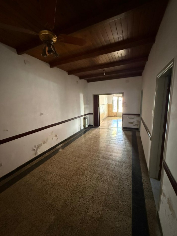 CASA AL FRENTE EN OCHAVA - BARRIO CANDIOTI