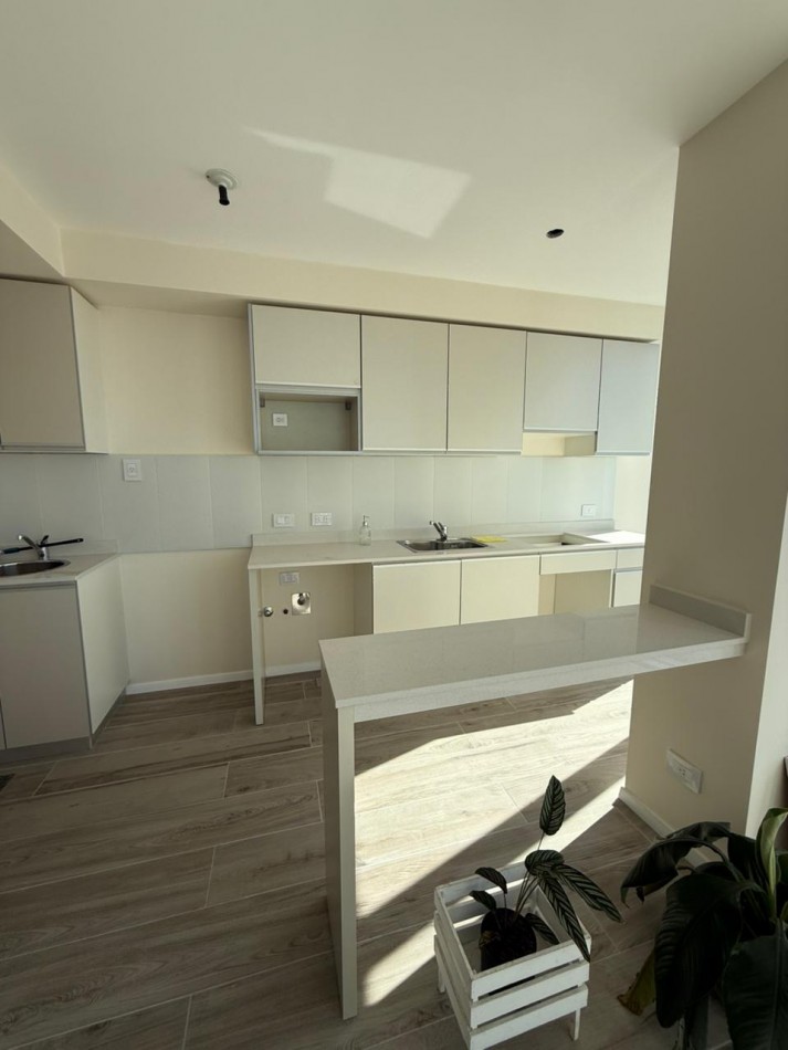 ALQUILER Unidad Premium 1 dormitorio a estrenar en Amarras Center 3 - Piso 11
