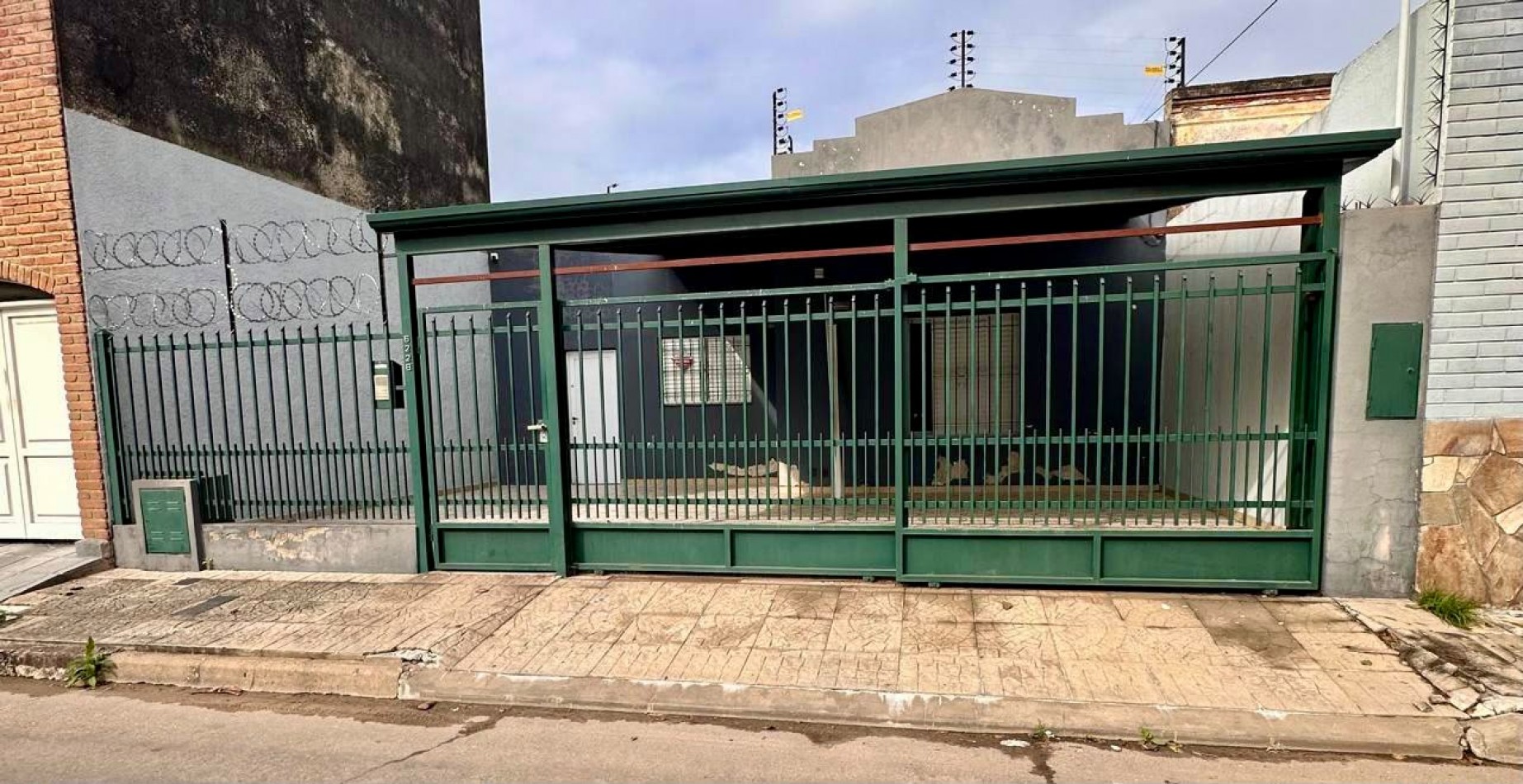CASA EN VENTA - BARRIO MAYORAZ - PJE HUDSON 6228