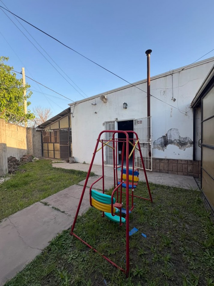 Casa de 5 dormitorios en Pavon 4003