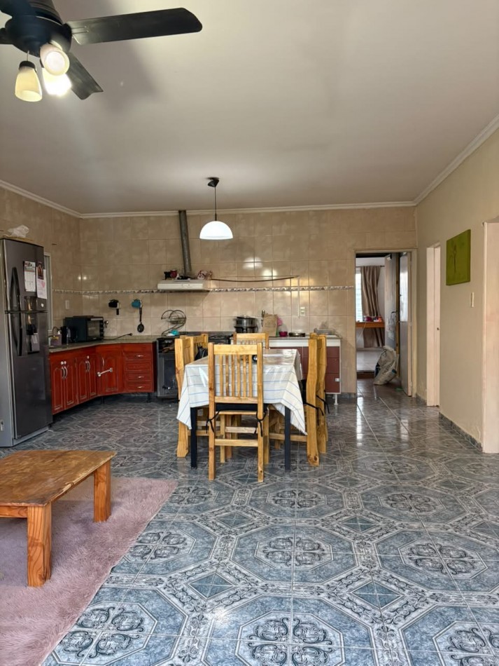 Casa de 5 dormitorios en Pavon 4003