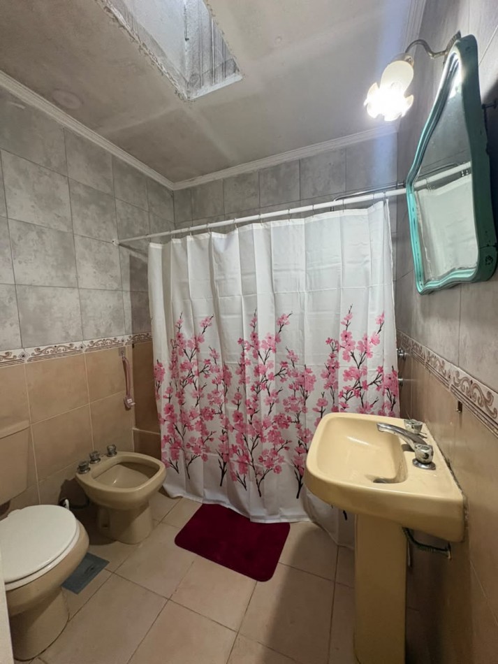 Casa de 5 dormitorios en Pavon 4003