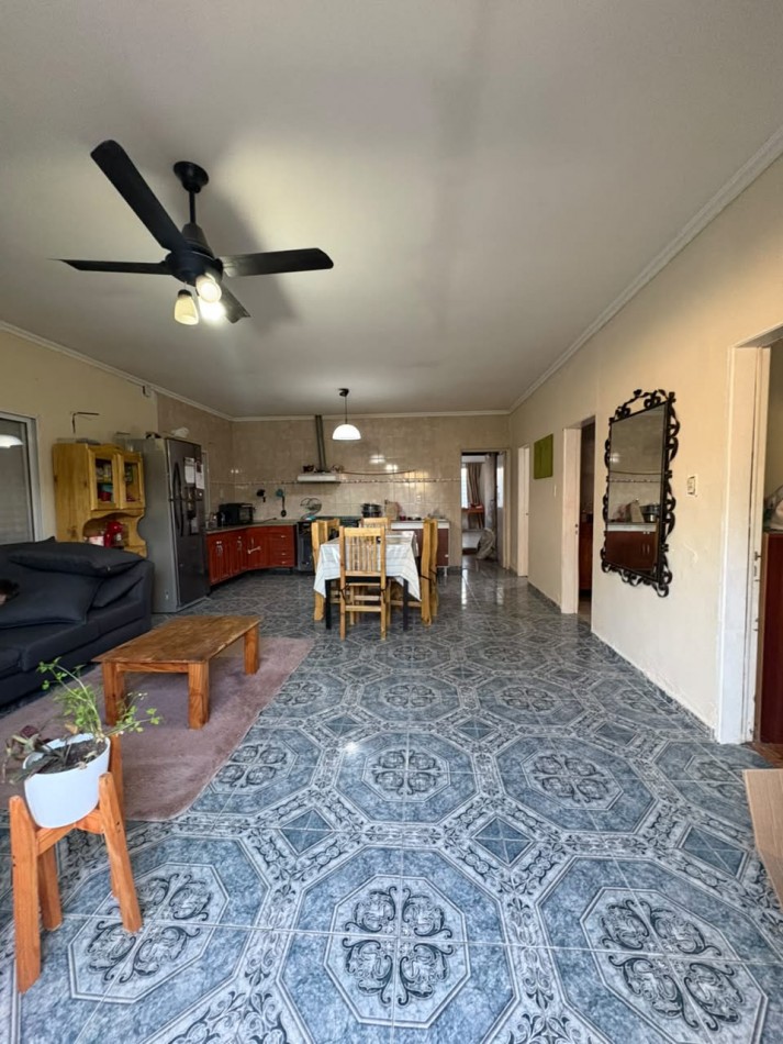Casa de 5 dormitorios en Pavon 4003