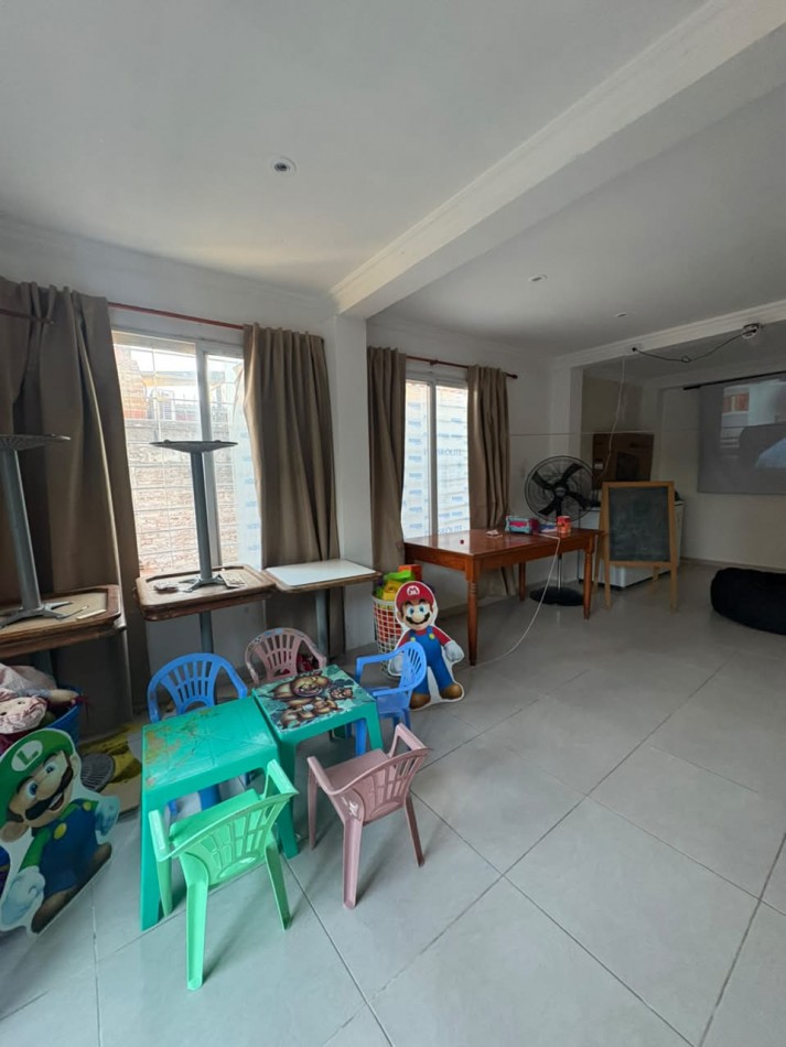 Casa de 5 dormitorios en Pavon 4003