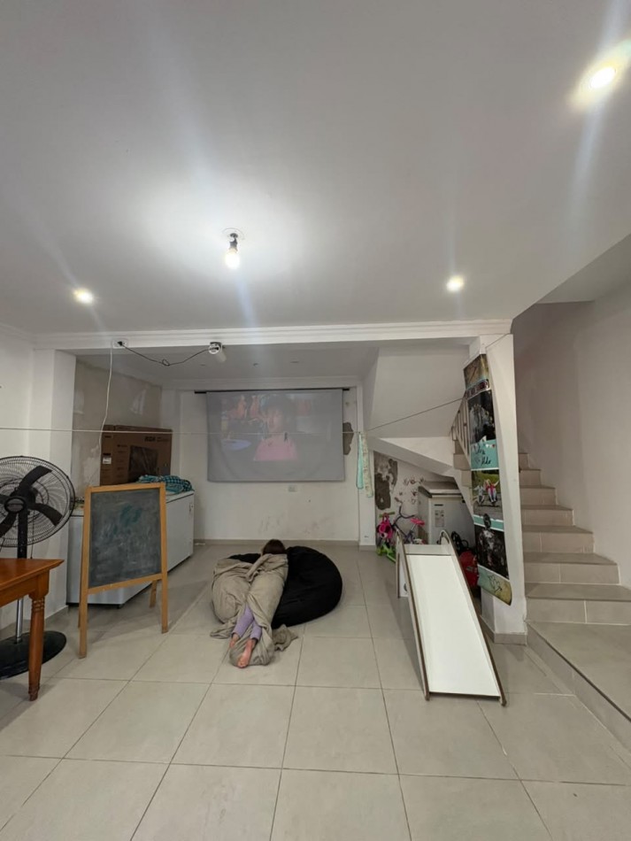 Casa de 5 dormitorios en Pavon 4003