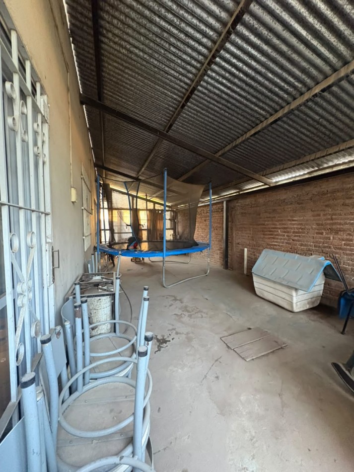 Casa de 5 dormitorios en Pavon 4003